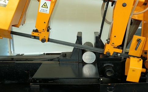 黄潭镇数控带锯床自动送料精度会出现偏差吗？